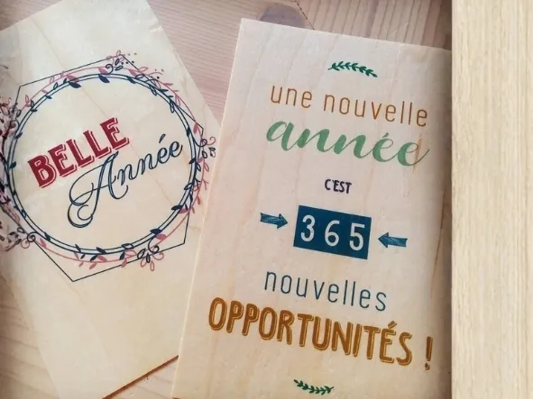 Carte de vœux entreprise en bois personnalisable